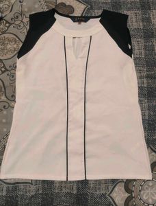 RARE White Sleevless Top