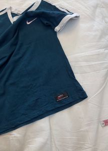 Nike Navy Blue T-Shirt with White Stripes