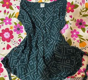 Chic Dark Green Bandhani top 👚💚
