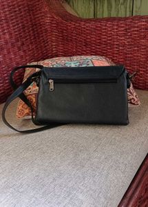 Chic Black Leather Crossbody Bag