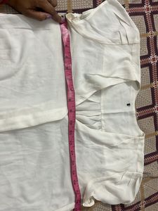 Elegant White V-Neck Top