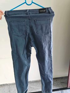 Slim Fit Jean