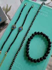 Set of 4 bracelet and anklet