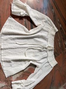 🚨sale🚨Chic White Off-Shoulder Blouse