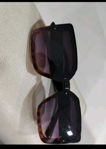 Stylish Tortoiseshell Square Sunglasses