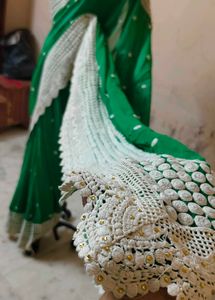 pure Georgette 💯 Elegant Green Saree with White L