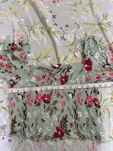 ONLY Floral Off-Shoulder Top