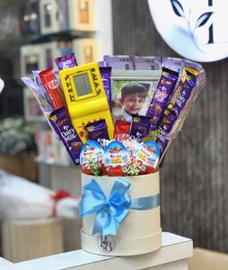 Kinder Bueno Chocolate Bouquet Gift