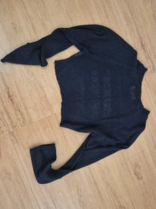 black crop top