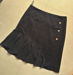 🖤Chic Black Ruffle Skirt
