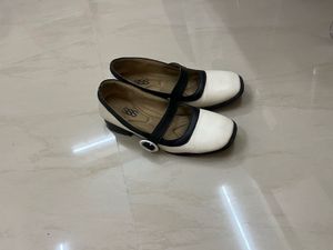 Chic Mary Jane Style Heels 🥿