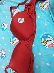 Maroon Paded Bra... With Tag..... Combo Lete H To. 499/