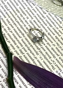 Elegant Ring with Unique Design