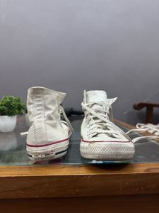 converse white sneaker