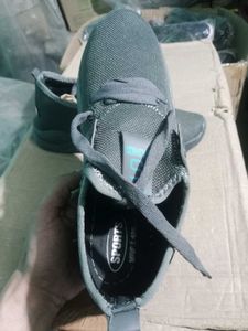 NEW NO USED SPORTS SHOES FOR MAN,