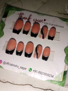 Black Tip Press-On Nails