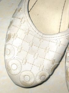 Off White Check Thread Work Belly For Women / Girl