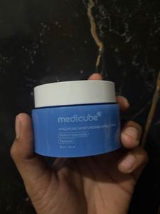 Medicube Hyaluronic moisturizing Capsule cream