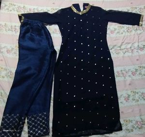 Elegant Navy Blue Kurta Set with Golden Embellishm