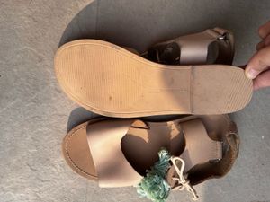 Stylish Flat Sandals with Tassel Detail
