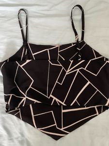Chic Geometric Crop Top