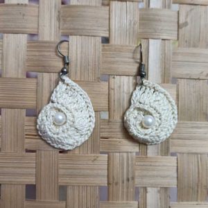 Handmade Crochet Shell Earrings with Pearl