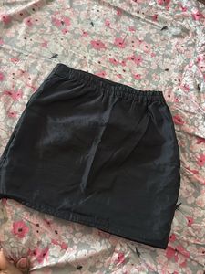Chic Black Mini Skirt