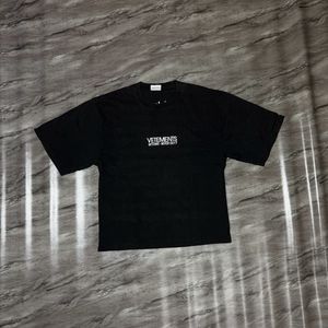VETEMENTS T-Shirt