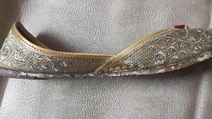 SET OF 2 JUTTIS