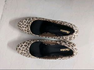 FIXED Price -Bata heels