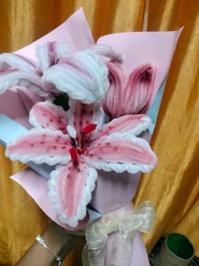 lilly pipe cleaner bouquet