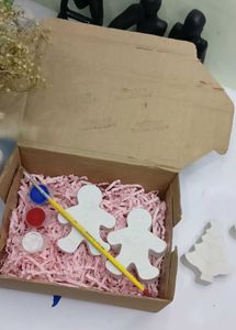 Cute concrete gingerbread colouring kit for kids+3
