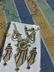 Elegant Kundan Necklace Set