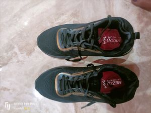 Sports Shoes