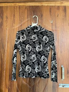 Stylish Black & White Swirl Print Top