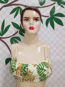 (1200)Floral Smocked Crop Top