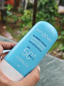 DOT &amp; KEY Blueberry Sunscreen SPF 50+