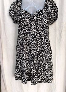 1539. Chic Floral Print Mini Dress