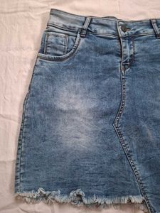 Stylish Blue Denim Mini Skirt