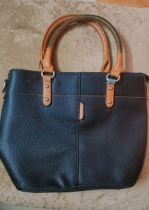 Very Fine Quality Purse