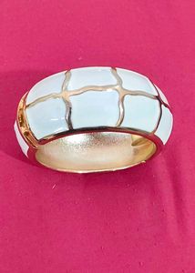 Chic White &amp; Gold Bangle Bracelet