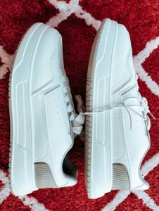 Men Stylish White Casual Sneakers