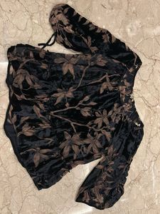 Chic Black Floral Velvet Top