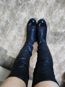 Chic Black Over-the-Knee Boots