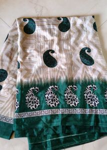 Elegant Paisley Print Saree
