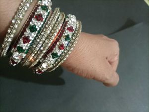 Unique metal Bangle Set ♥️ 🤍💚