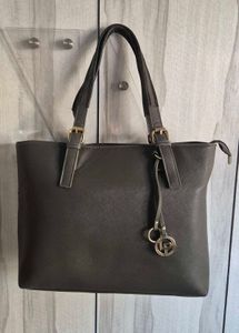 Stylish shoulder bag