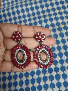 Stunning Red Oval Earrings