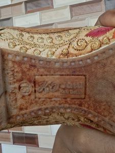 Embroidered Juttis (40) shoes for women