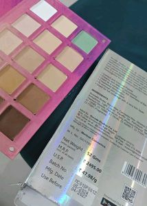 Makeup Palette with Various Shades